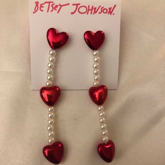 Betsey Johnson Red Hots Linear Heart & White Faux Pearl Drop Earrings NWT - Picture 2 of 9